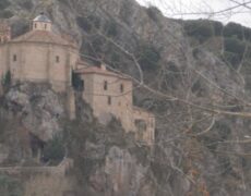 Descubre la belleza de la Ermita de San Saturio en tu próximo viaje a Soria